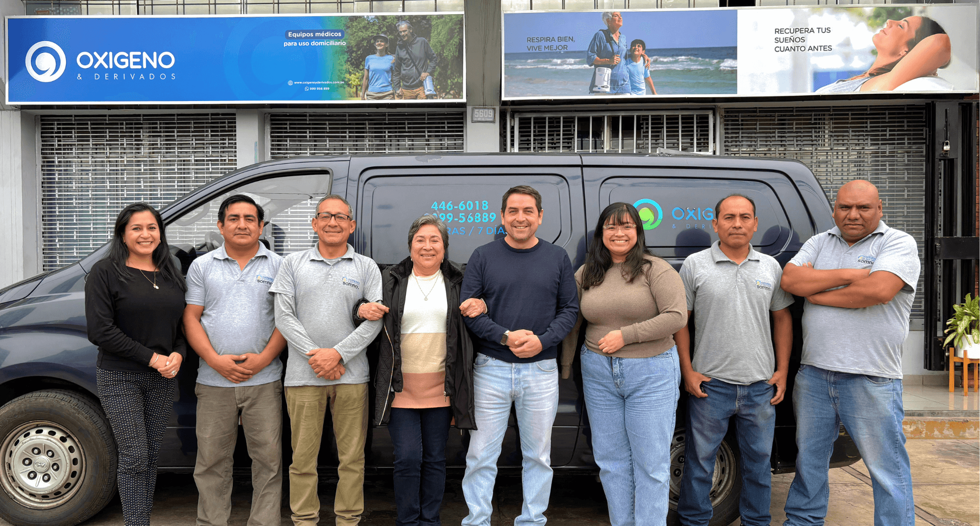 Foto para Post El equipo de Oxígeno y Derivados junto a la unidad de reparto de la empresa